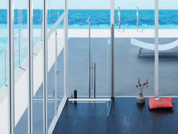 Bodenebene Duschrinne ACO ShowerDrain E+ mit Designrost Stripe und Beleuchtungsmodul ACO Lightline Pro.