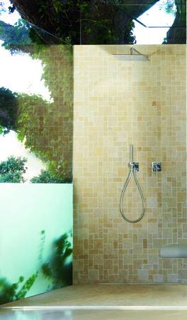 ... und eckig lassen sich zu allen KEUCO Armaturen perfekt kombinieren, wie hier mit IXMO.