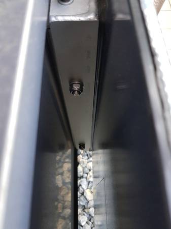 Kömmerling lieferte zwei Produkte für die Z3-Fassade: Ein Structural Glazing Silikon für die Verklebung der PV-Module und eine Wasserdampfsperre für den Schutz des Modulzwischenraums vor eindringender Feuchte.