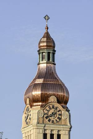 Kirche Santa Maria, ARGE: Zeuch AG, Gossau, WAGA, Sirnach, Renato Egli, Sankt Gallen; Bauleitung Bollhalder + Eberle AG, Sankt Gallen; 0,6-mm-Kupfer.