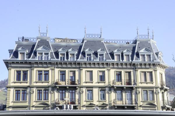 Sanierung Ornamentbau, Ramseyer-Dilger AG, Bern; Architekt Adlatus AG Real Partners, Samuel Meier, Biel; Rheinzink PrePatina Blaugrau. Sanierung Ornamentbau, Ramseyer-Dilger AG, Bern; Architekt Adlatus AG Real Partners, Samuel Meier, Biel; Rheinzink PrePatina Blaugrau.