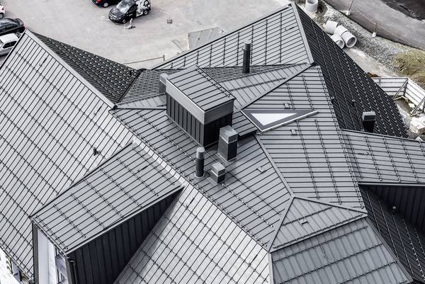 Wohnhaus, G. Bosshard AG, AltdorfSchmid Immobilien AG, Ebikon; Rheinzink PrePatina Schiefergrau.