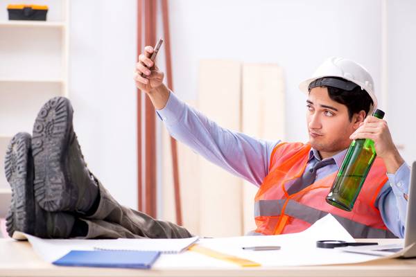Alkoholmissbrauch und Narzissmus greifen in der Branche um sich. 