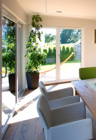 Die neue Beschlaggeneration kann höhere Traglasten aufnehmen. Große Fenster mit großzügigen Glasflächen für zeitgemäßes Wohnen sind daher problemlos realisierbar.