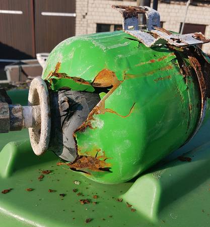 Dieses TW-MAG hat den Keller geflutet. Komisch, an der Wartung kann's aber nicht gelegen haben, die fand ja nicht statt! Vielen Dank, N. Pritzkow.