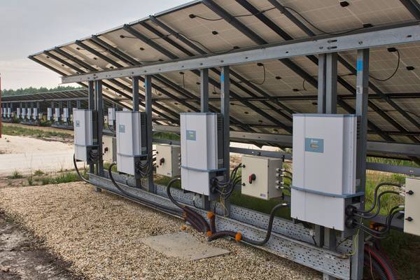 Der Umrichter M88H erreicht 98,5 Prozent Effizienz (EU-Wert).