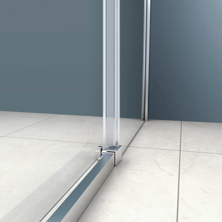 Dass die verbleibenden Profile mit 40 mm Höhe und am Boden im Türbereich mit nur 25 mm Höhe besonders schmal ausfallen, verstärkt die transparente Optik.