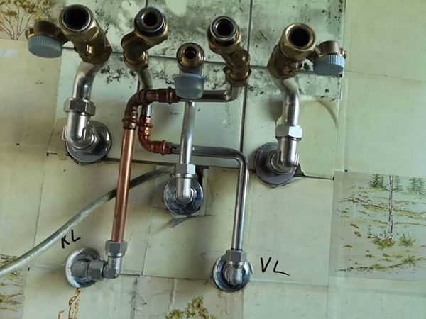 Mit einem Umbausatz war es hier wohl nicht getan. Also wurde genommen, was gerade im Auto war. S. Herder besten Dank! Mit einem Umbausatz war es hier wohl nicht getan. Also wurde genommen, was gerade im Auto war. S. Herder besten Dank!