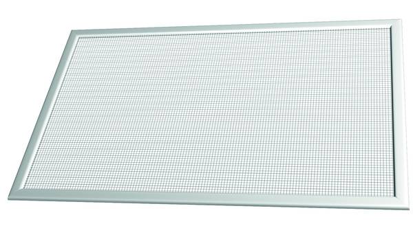 Sauberer, insektenfreier Keller mit Lichtschachtabdeckungen aus hochfestem, strapazierfähigem Edelstahlgewebe.