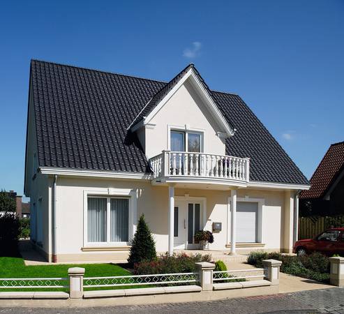 Aus alt macht neu – und schön: Ein Wärmedämm-Verbundsystem (WDVS) schafft im Zuge einer Altbausanierung einen modernen Look.