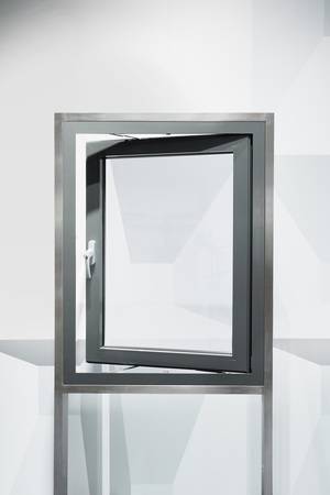 Nur autorisiertes Personal kann den Griff im geschlossenen Zustand mit einem abnehmbaren Schlüssel am Zylinder entsperren und den Drehbegrenzer durch Drehen des Griffes auf 180° entkoppeln.