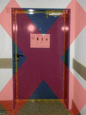 Türen zu Bereichen außerhalb der wärmeübertragenden Umfassungsfläche oder zu sicherheitsrelevanten Bereichen werden nur geschlossen. Eine weitere Abdichtung wäre fehlerhaft.