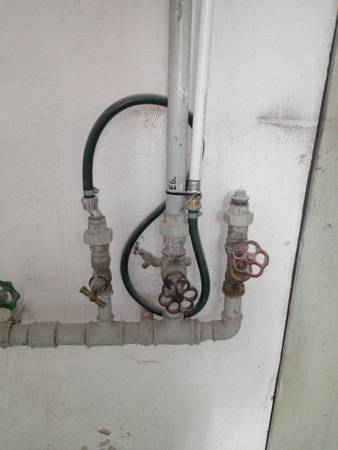 So wird 2019 neu Kaltwasser installiert! Von einem Hausmeisterservice in Bamberg hergestellt, gefunden von C. Zenk - vielen Dank!.