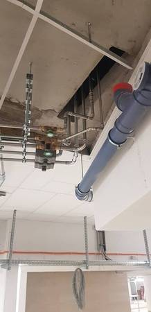 Achtung, es wird jetzt etwas abstrakt. Nein, keine Kunst, die Installation!