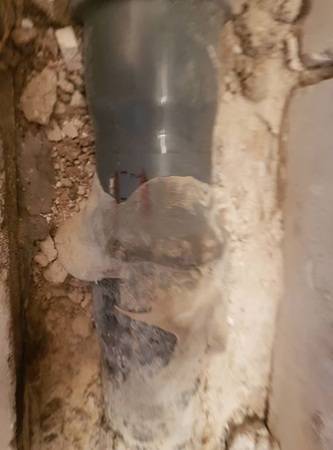 Von F. Yalcinar (Vielen Dank!) beim Kunden gefunden: Ein Verwandter hatte das so gebaut.