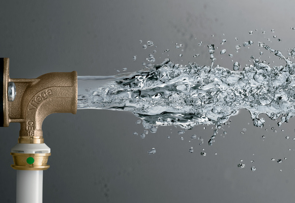 Mit Raxofix in DN 10 halbiert sich der Wasserinhalt annähernd im Rohr im Vergleich zur Nennweite 16 mm. Das verdoppelt nahezu die Reichweite zu Zapfstellen, beispielsweise in der Küche. 