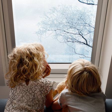 Für hervorragende Wärmedämmung soll die neue Variante „Energie Wärmedämmung“ sorgen. Die 3-fach Verglasung erreicht beim Schwingfenster in Kunststoffausführung einen Dämmwert von bis zu UW 0,82 W/m²K. Für hervorragende Wärmedämmung soll die neue Variante „Energie Wärmedämmung“ sorgen. Die 3-fach Verglasung erreicht beim Schwingfenster in Kunststoffausführung einen Dämmwert von bis zu UW 0,82 W/m²K.