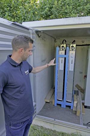 Der Großspeicher der E-Mobility-Allee nutzt gebrauchte Akkus aus dem BMWi. 