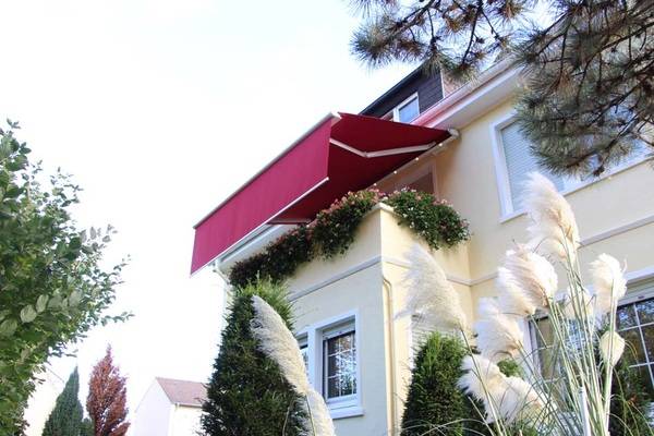 Die Kassettenmarkise Semina Life mit VolantPlus und LED ist die moderne Variante des Sonnenschutzes.