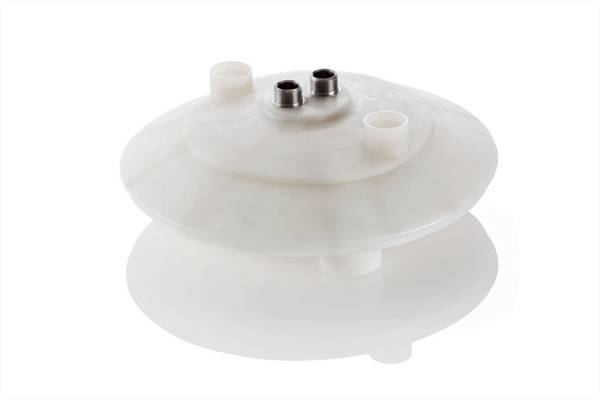 Den Kunststoffspritzguss-Flansch mit Metalleinleger für den Thermotank fertigt Roth Plastic Technology in Wolfgruben.