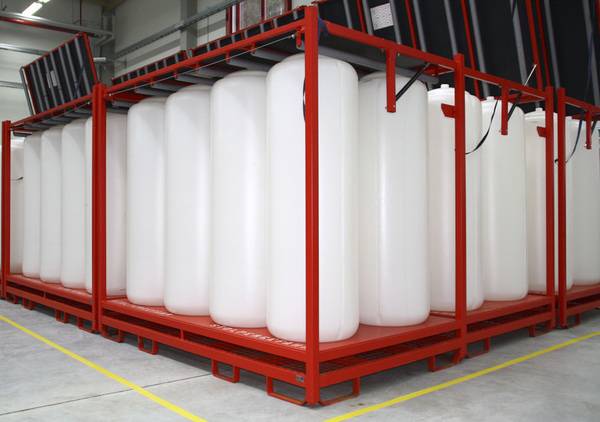 Kunststoffliner für den Thermotank: Roth verfügt über jahrzehntelange Erfahrung in der Kunststoffverarbeitung im Blasformverfahren.