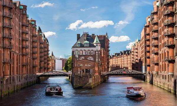 Die Hamburger bewerten ihr Finanzamt mit durchschnittlich 3,6 Sternen bei 225 abgegebenen Bewertungen.