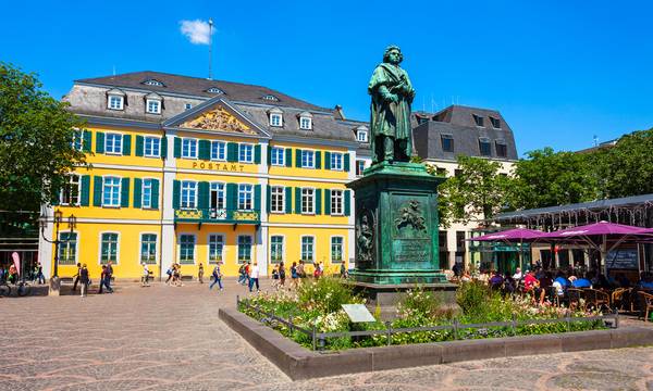 In Bonn vergeben die Steuerpflichtigen 2,8 Sterne im Schnitt bei 75 Bewertungen.