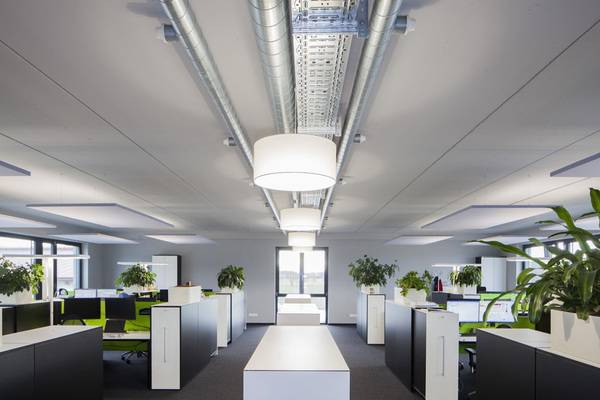 Die Mitarbeitenden profitieren von gesundem Raumklima und hoher Raumluftqualität.