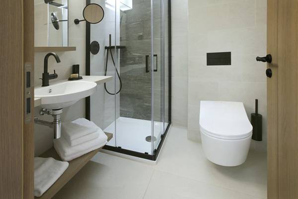 Alexander Spögler ist froh, dass er seine Gäste unter den aktuellen Bedingungen verwöhnen kann: „Gerade jetzt ist es für unsere Besucher wichtig, aufzutanken, sich gesund zu ernähren und zu vergessen, was uns in den letzten Monaten so beschäftigt hat." Alexander Spögler ist froh, dass er seine Gäste unter den aktuellen Bedingungen verwöhnen kann: „Gerade jetzt ist es für unsere Besucher wichtig, aufzutanken, sich gesund zu ernähren und zu vergessen, was uns in den letzten Monaten so beschäftigt hat."