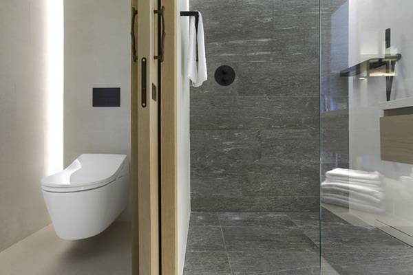 Eine unerwartete Herausforderung sind die notwendigen Hygienemaßnahmen in der gegenwärtigen Situation, die das Wohlbefinden des Gastes in keiner Weise beeinträchtigen sollen. 