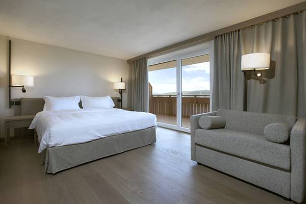 Ausgestattet sind die Bäder mit hochwertigen Dusch-WCs des japanischen Komplettbad-Anbieters Toto, dessen Produkte Ästhetik, Funktionalität und Hygiene in Perfektion miteinander verbinden. 