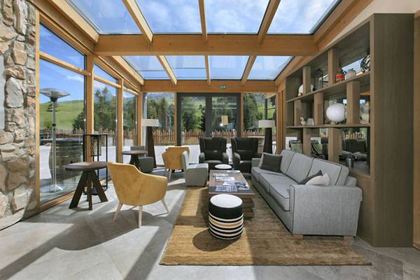 „Erstes vegetarisches Hotel in den Dolomiten“, damit wirbt das vor kurzem eröffnete und tatsächlich paradiesisch gelegene Hotel Paradiso Pure.Living.  „Erstes vegetarisches Hotel in den Dolomiten“, damit wirbt das vor kurzem eröffnete und tatsächlich paradiesisch gelegene Hotel Paradiso Pure.Living.