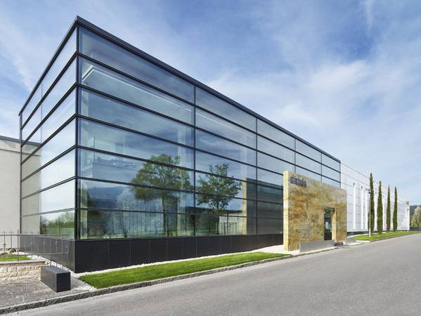 Seit über 50 Jahren verarbeitet die Firma Stächelin aus Efringen-Kirchen Naturstein und beherrscht diesen Werkstoff auch im Bad.