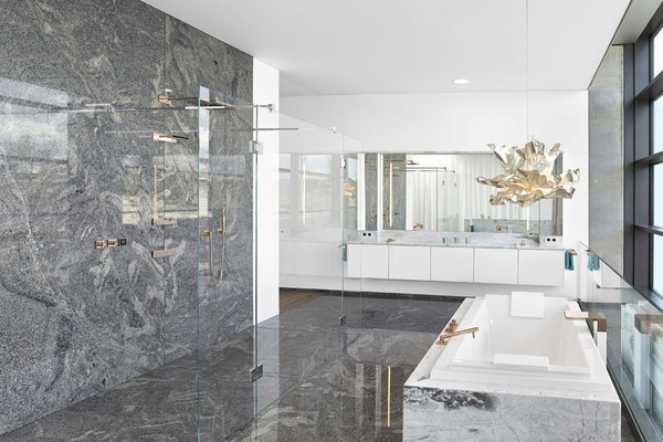 Damit Interessenten die Faszination des Natursteins hautnah erleben können, leistet sich Stächelin eine große Ausstellung. Hier findet auch die Vorbesprechung mit den Kunden statt. Damit Interessenten die Faszination des Natursteins hautnah erleben können, leistet sich Stächelin eine große Ausstellung. Hier findet auch die Vorbesprechung mit den Kunden statt.