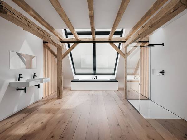 Zurückhaltend: Das klare, reduzierte Design der BetteSelect Duo tritt zugunsten der Raumwirkung dezent in den Hintergrund. Dazu passen designverwandte Waschtische und Duschflächen von Bette.