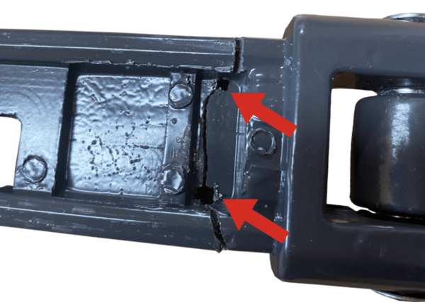 Deutlich zu erkennen: Bohrungen und Bruchlinie liegen im schwachen Bereich des Querschnitts. 