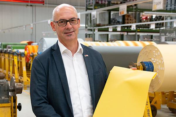 Sie ist transparent und frei von Halogenen. Michael Gerling, Geschäftsführer für Technik und Produktion von Markilux.