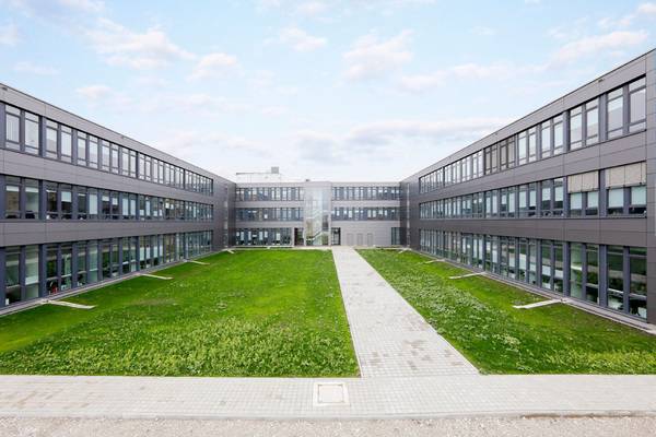 Da TUF-S auch in puncto Montageeffizienz und Verarbeitungsqualität überzeugen konnte, entschieden sich Architekt und Bauherr beim zweiten Bauabschnitt ebenfalls für SFS. 