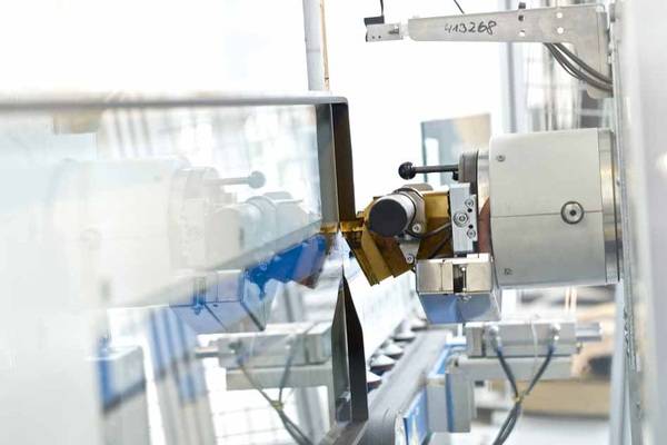 Ködispace 4SG von H. B. Fulle, Kömmerling wird vollautomatisch auf die Scheibe appliziert und bietet höchste Energieeffizienz und maximale Lebensdauer. Ködispace 4SG von H. B. Fulle, Kömmerling wird vollautomatisch auf die Scheibe appliziert und bietet höchste Energieeffizienz und maximale Lebensdauer.