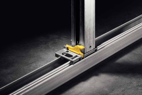 Das Schienensystem „Prevista Dry Plus“ für den Trockenbau zeichnet sich durch seine hohe Montagefreundlichkeit aus, wie zum Beispiel die werkzeuglos einrastenden Elemente.  Das Schienensystem „Prevista Dry Plus“ für den Trockenbau zeichnet sich durch seine hohe Montagefreundlichkeit aus, wie zum Beispiel die werkzeuglos einrastenden Elemente.