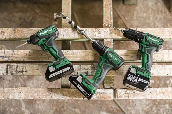 Die 18V-Bohrschrauber gehören zu den kleinsten in ihrem Marktsegment. Zudem sind sie mit einbauten LED-Leuchten ausgestattet. Das ist besonders beim Arbeiten in engen und dunklen Ecken sehr praktisch.