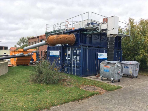 Rechen- und Container-Anlagen inklusive M&C wurden geliefert und installiert. Die Gesamtkapazität ist auf 900 m³/h ausgelegt.