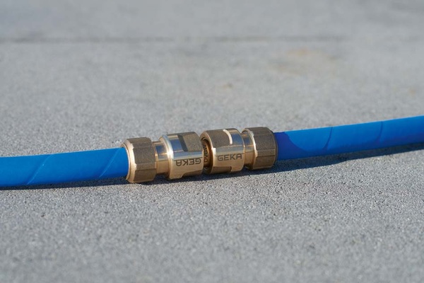 Markenschläuche und Schlaucheinbindungen erfüllen die gesetzlichen Vorschriften ...