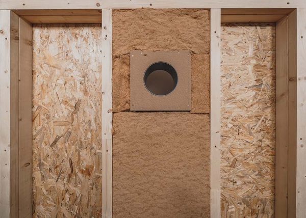 Inventer: Wandeinbausystem Woodplex für dezentrale Lüftung aus Holz 