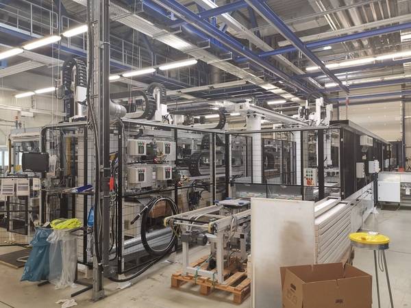 Die Nachfrage wächst. Marktführer Rinovasol will den Bearbeitungsprozess weiter automatisieren und hat jüngst dafür Maschinen aus der Produktionslinie der insolventen Solarworld AG gekauft.