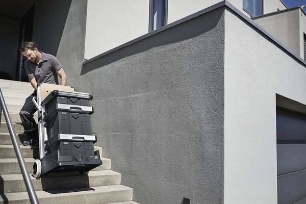 Mit der Mobilen Werkstatt MW1000 ist auf der Baustelle alles Wichtige mit dabei. Mit der Mobilen Werkstatt MW1000 ist auf der Baustelle alles Wichtige mit dabei.