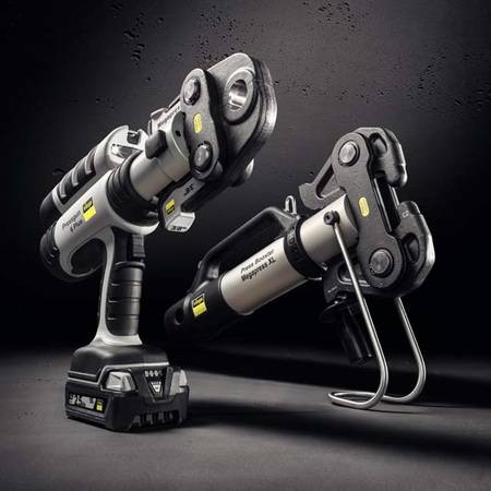 Die neue „Pressgun 6 Plus“ mit innovativen smarten Funktionen ermöglicht Verpressungen von „Megapress S“-Pressverbindern bis 2 Zoll. Für die „Megapress S XL“-Dimensionen 2 ½, 3 und 4 Zoll steht der „Pressgun-Press Booster“ zur Verfügung.