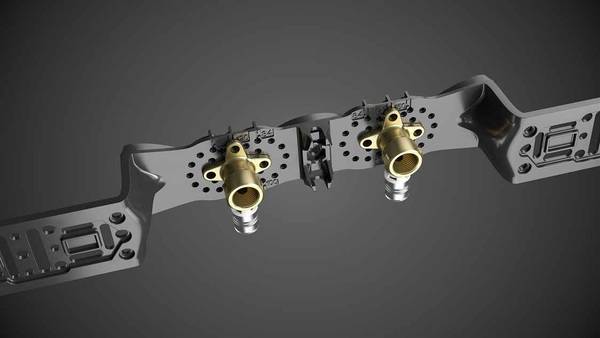 84, 100, 120 oder 150: Die Befestigungslöcher auf der alpex-Montageplatte sind vorgegeben, sodass der Installateur auf den ersten Blick sieht, wo er die Wandwinkel festschrauben muss.