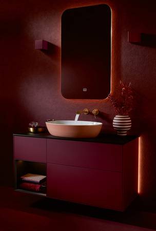 Rote Töne: Die deutschdänische Designerin Gesa Hansen hat die Farbpalette der Artis Aufsatzwaschtische von Villeroy & Boch 2021 um zwei satte Rottöne ergänzt: Bordeaux soll an die intensiven Nuancen reifer Weintrauben erinnern.