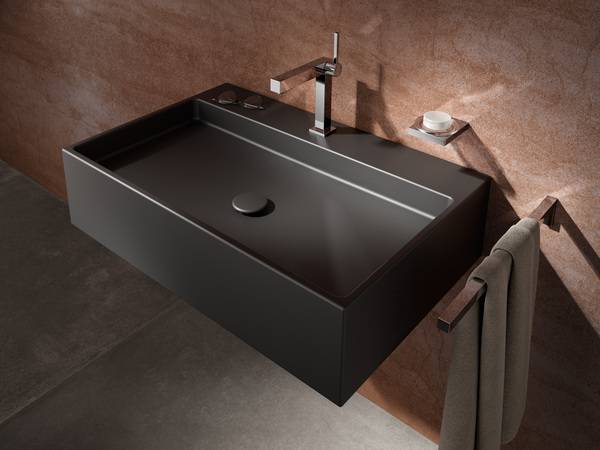 Quadratische Form: auf dieser beruht das Design der Edition 90 Square Armaturen und Accessoires von Keuco. Exakte 90-Grad-Winkel, gradlinige Konturen und Chromoberflächen sind ihr markantes Designmerkmal.